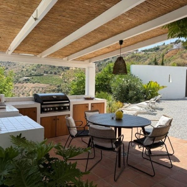 Outdoor kitchen 1